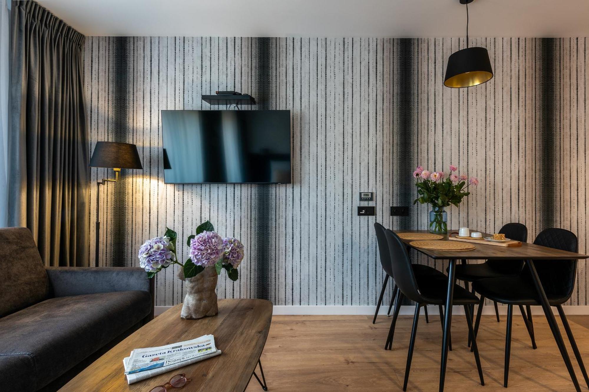 Inpoint Spacious Apartments Near Main Square & Kazimierz District Krakow Room photo